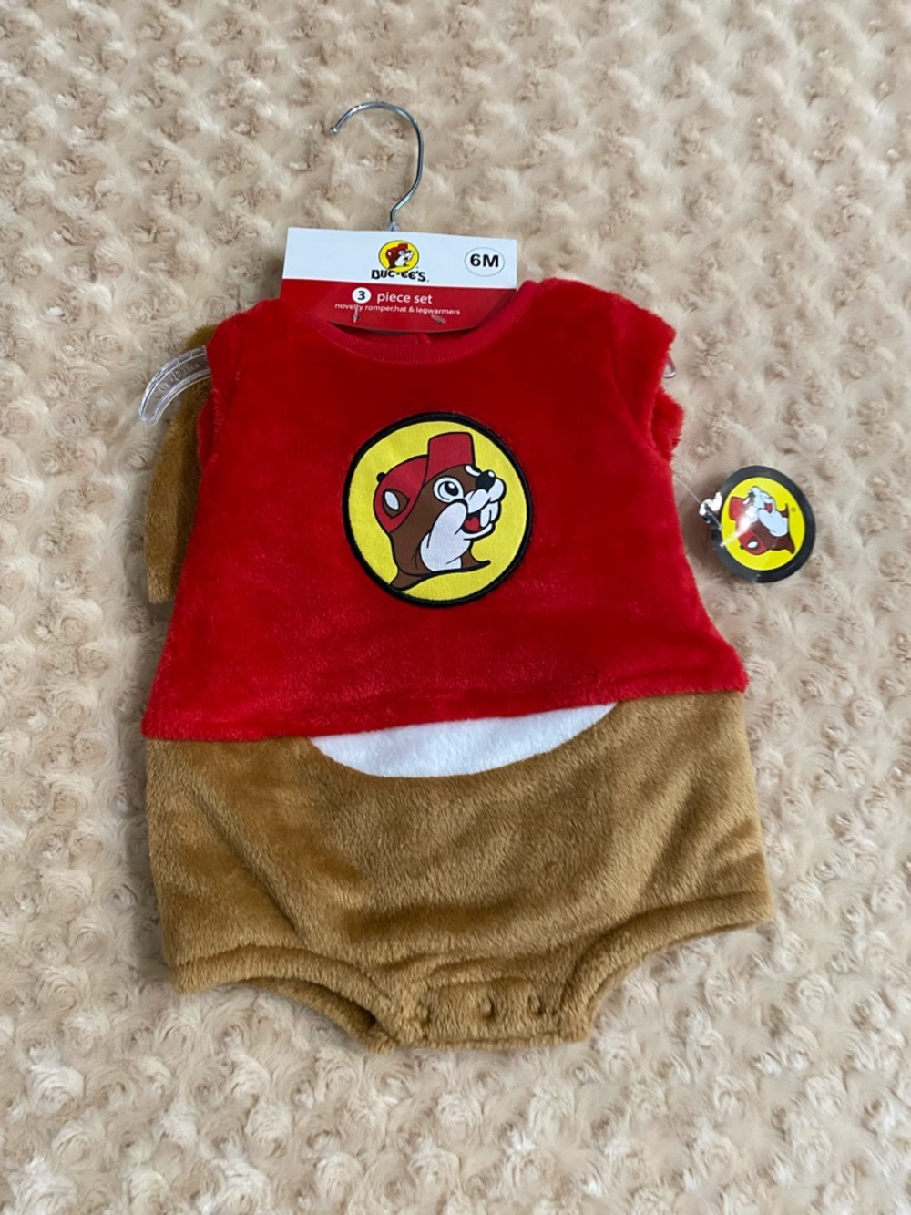 New Buc-ee's 3-piece 6M beaver onesie, fuzzy rompers,with hat,socks - Picture 4 of 5